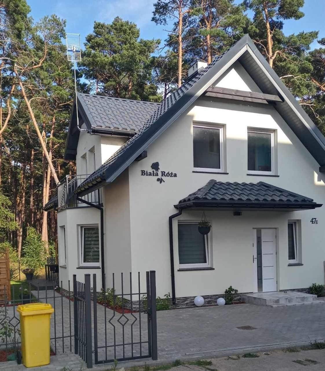 Dom Goscinny Biala Roza Dziwnówek Eksteriør billede